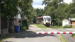 preview picture of video 'BÜ Schöllkrippen Mühlweg mit Desiro'