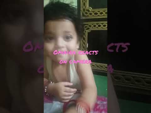 Omaira reacts on camera