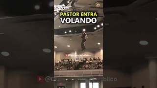 Pastor Entra Volando a Iglesia: ¿Fe o Simple Espectáculo?
