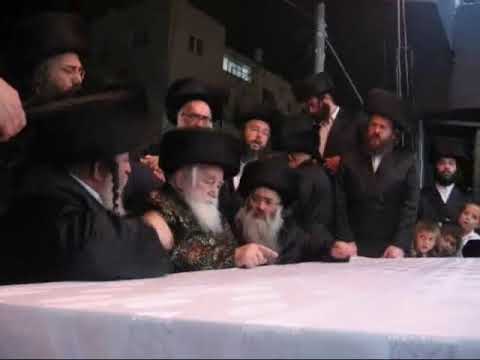 Sukkos In Viznitz With R' Yisroel Hager 5767