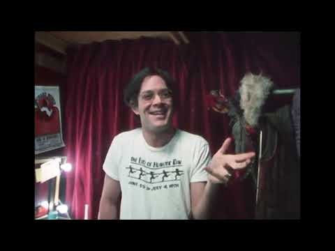 Raúl Juliá in Kiss Me, Petruchio