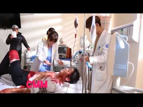 DR  KANG MO YEON IN ACTION TO SAVE CAPT  YOO SI JIN SONG HYE KYO & SONG JOONG KI   SONGSONGCOUPLE