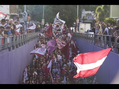 "Caravana del Centenario , Cien Años Lanus HD" Barra: La Barra 14 &bull; Club: Lanús