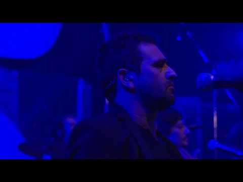 1 - Los Pérez García - Salud! - Los Años que Vivimos en Peligro  - En Vivo (Gran Rex)