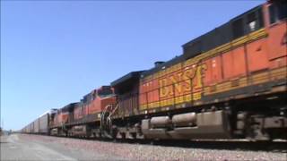 preview picture of video 'April Calrailfans Meet at Antioch (4/20/13) - Fast BNSF Freights, CDTX 2051, and More!'