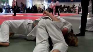 preview picture of video 'Judo 20/10/12 (Tournoi Pomarez - 4eme combat -34 kg)'