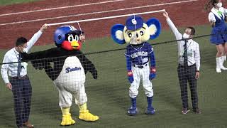 [閒聊] 燕九郎再度與Doara對決吃麵包比賽