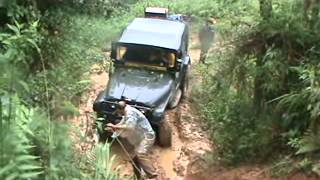 preview picture of video 'IBIUNA OFF ROAD SUBINDO PAREDÃO'