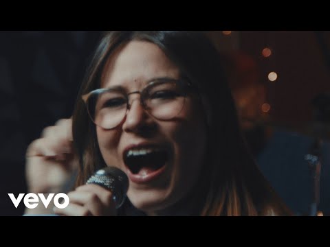 Mariannah y Diego - Me Llenas El Corazón (Video Oficial)