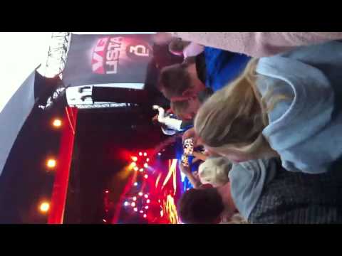 Madcon feat Tumbuktu - vglista (live 2012) (HD)