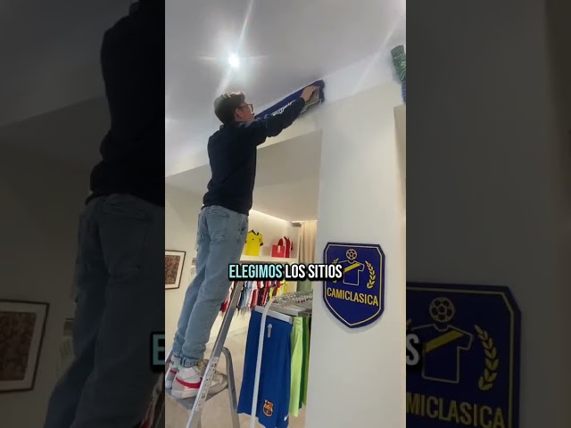 Vídeo relacionado con Hy-Pro Bufanda oficial del Aston Villa F.C. Diseño de rayas, bufanda para aficionados con la icónica marca del club