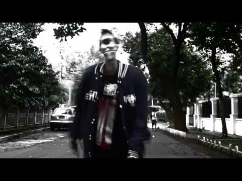 Tickang Palungku ft.DJ Makatita - Rindu Bale ka Maluku(Official_Music_Video).mpg