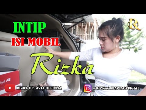 Mengintip isi mobil Rizka Octavia || kira - kira apa saja ya isinya..??