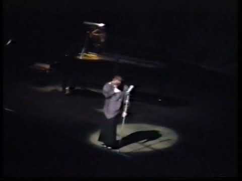 Iga Cembrzynska - archiwalne nagranie amatorską kamerą.Accomp Bogdan Sobkowiak....