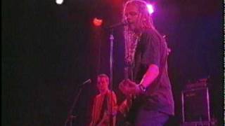 Download lagu The Offspring - Come Out And Play (Live) mp3 Download lagu The Offspring - Come Out And Play (Live) mp3