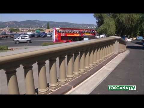 2017-07-18 FIRENZE - RESTAURATE LE BALAUSTRE AL PIAZZALE