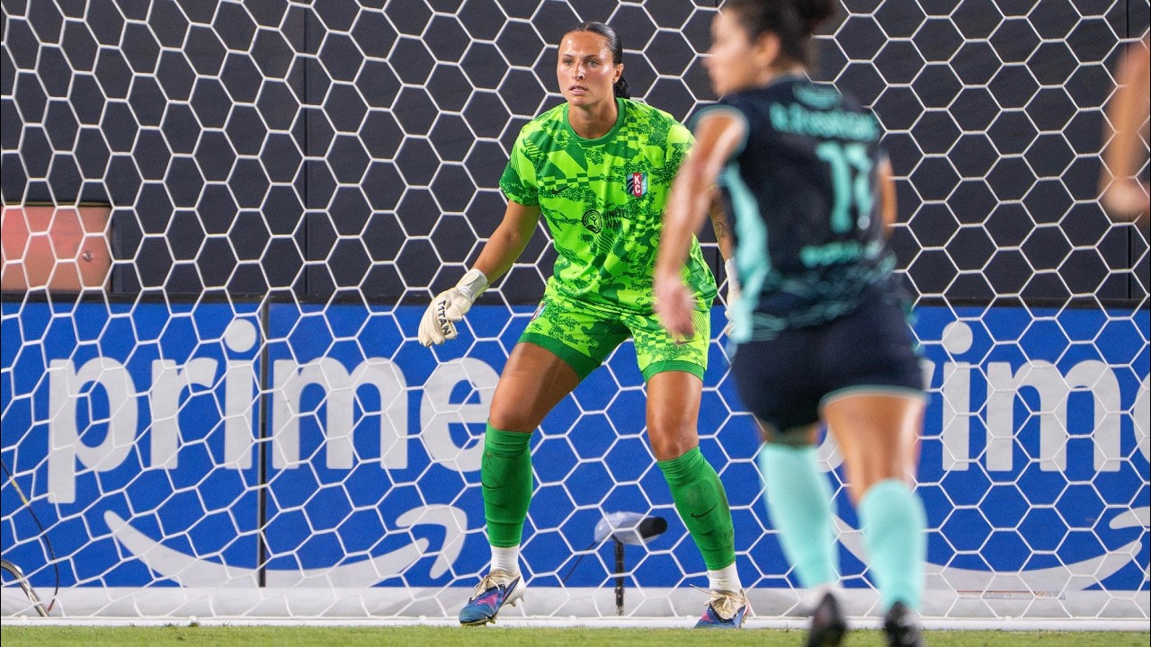 Thumbnail for Marisa Jordan vs San Diego Wave FC | Hy-Vee Save of the Match