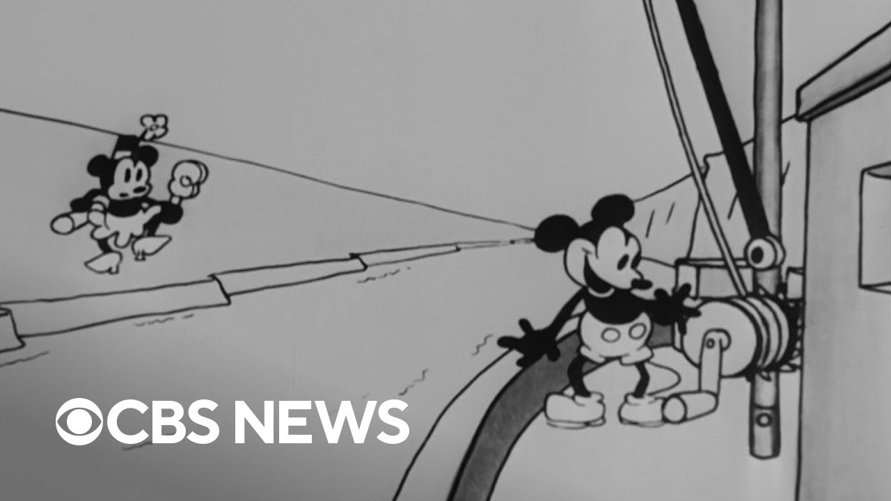 Miniatura do vídeo Disney loses famous Mickey Mouse copyright in 2024, along with many others por CBS News