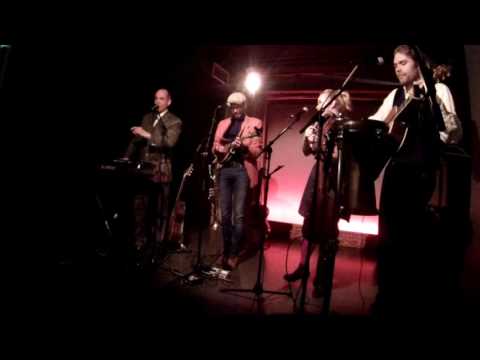 Vuotava vene (Con te partirò) - Kaksi Pitkää Miestä