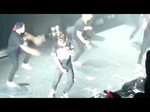 ♡[FANCAM] 130507  Yongguk && Himchan Sexy Clap - B.A.P Live on Earth LA♡