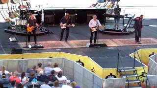 STEVE MILLER BAND LIVE AT SEA WORLD.......SUGAR BABE AND NOBODY LOVES YOU LIKE THE WAY I DO