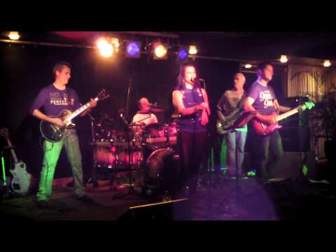 Bugs 'n Bones   Barracuda @Poladiso Aalten