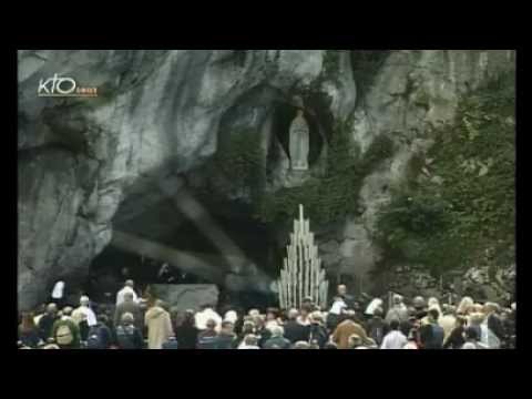 Chapelet à Lourdes