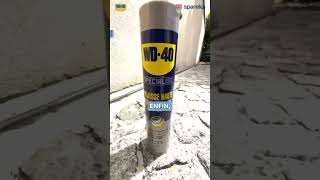Portail motorisé qui force ? Le geste d’entretien WD-40