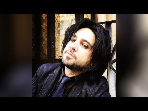 Guilherme de Sá canta "A Ele a Glória" e "Ninguém te Ama como Eu"