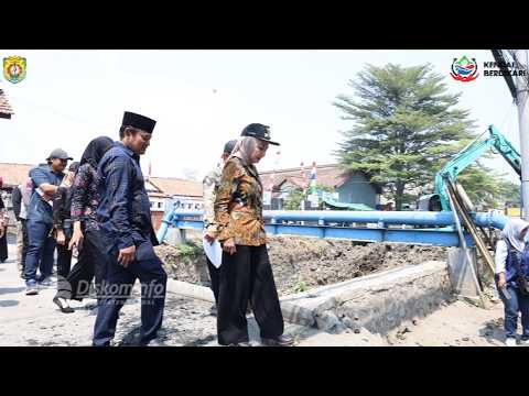 Ibu Bupati Kendal Tinjau Pembersihan di Sungai Kaliaji Kaliwungu.