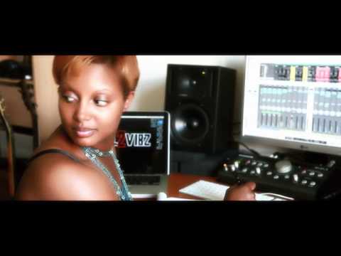 [TEASER]SYLVIE DAVISON-COMME UN VELOUTE-2010