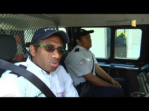 guylaine et jérémy, 2 gardiens de la paix en Nouvelle Calédonie .Reportage A.Rosada