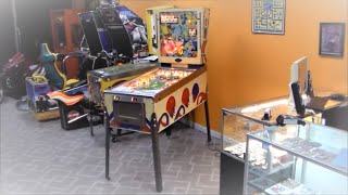 Playing Gottlieb's 1973 Pro Football Electromechanical Pinball Machine!