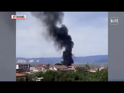 Napoli, esplosione in una fabbrica che produce plastica
