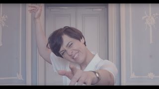 Julie Maria - Sådan Det Skal Være (Officiel Video)