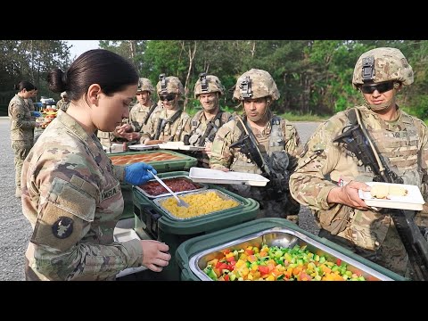 How The US Army Nourishes Thousands of Soldiers During Rush Hour in Forest