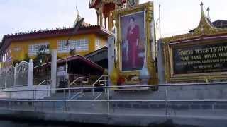 preview picture of video 'Public longtail boat along Phra Khanong Canal'