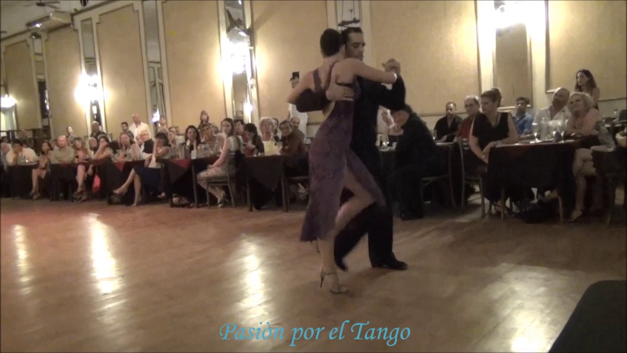 MANUELA ROSSI y JUAN MALIZIA Bailando el Tango LILIAN en YIRA YIRA MILONGA