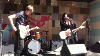 Deaf Club - It, She - Live Cheer Up Charlies, Austin, Texas