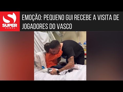 Emoção: Pequeno Gui recebe a visita de jogadores do Vasco