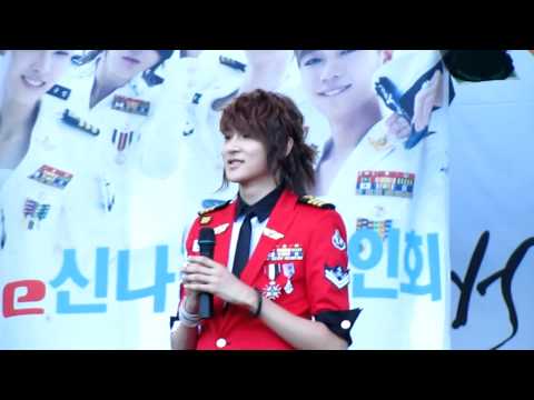 120729 LedApple Daejeon Fansign - Kyumin trying to MC