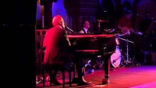 Hugh Laurie Dr. House - Six Cold Feet In The Ground - Passionskirche Berlin 28.04.2011.mov