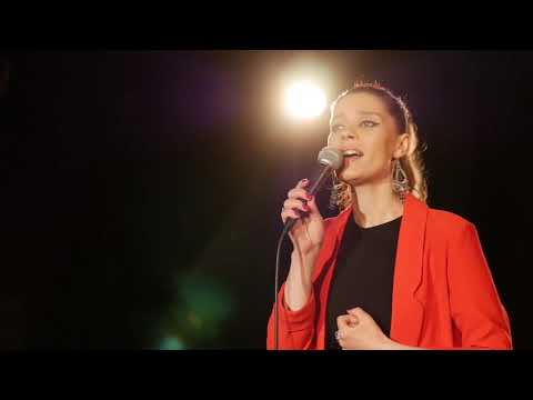 Wake me up - cover Ana Pop