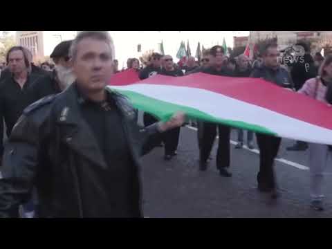 Top News- Mijëra fashistë në rrugë/Italia kujton 100-vjetorin e regjimit të Musolinit