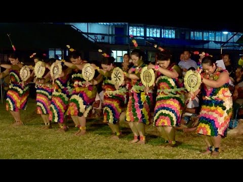 Beautiful Tongan Fan Tau'olunga