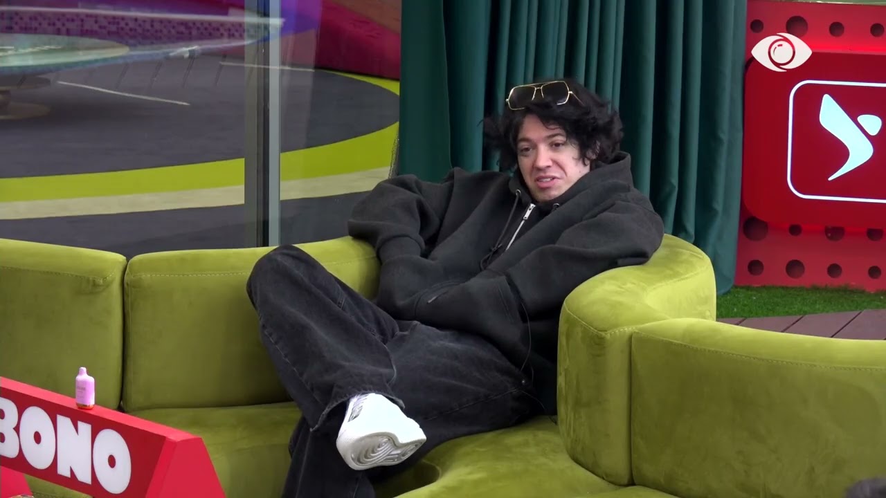 Të dy jeni femra/ Rogerti i drejtohet Mal dhe Stenaldos