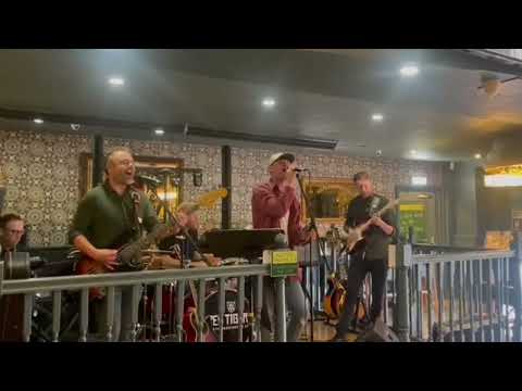 Paper Tiger Live@Bertie Mooneys, Dundee