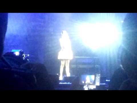 161216 IU Concert 24 Steps in HK - Raindrop