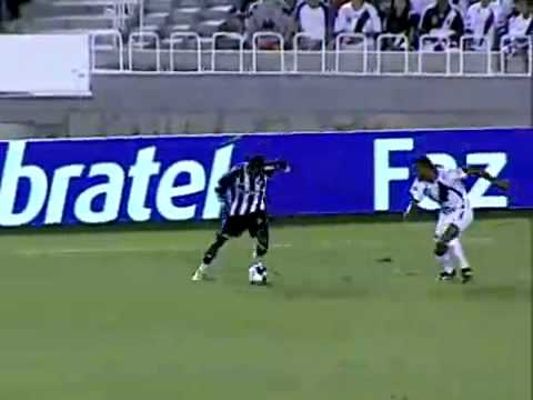 Botafogo abriu o marcador com um golaço de Maicosuel - Botafogo 4 x 0 Vasco