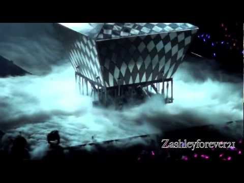 [FANCAM] SNSD @ Girls' Generation World Tour 2011 performing Genie/Tell Me Your Wish (Opening)